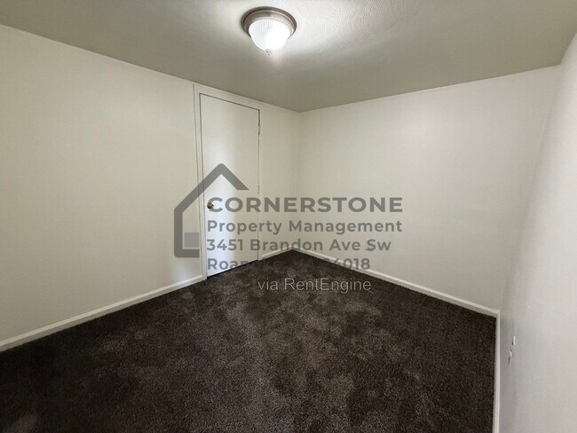 Building Photo - 9536 Hardy Rd