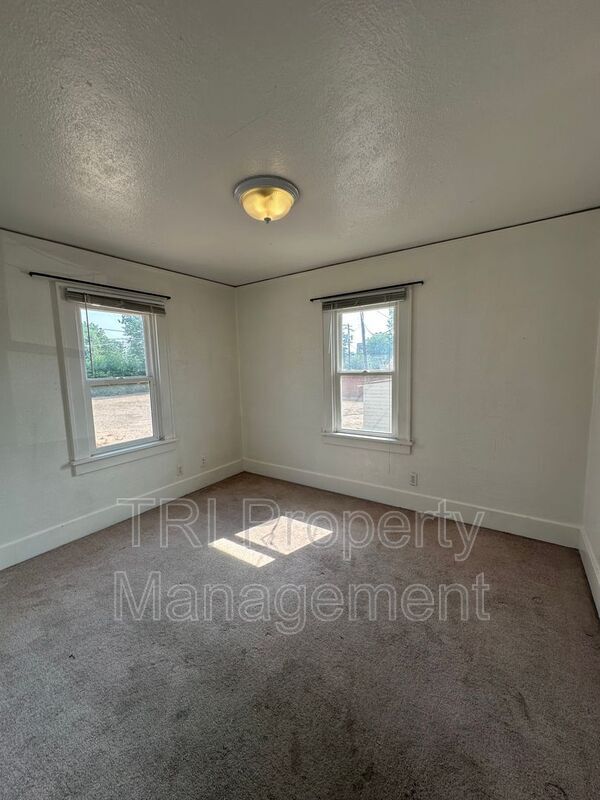 Building Photo - 2238 9th Ave