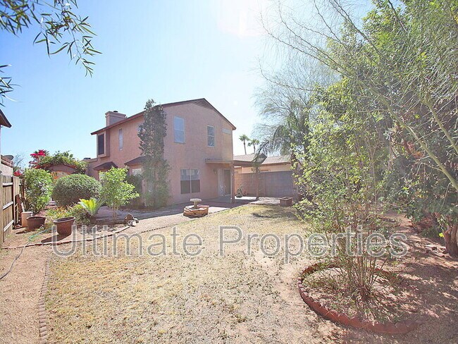 Building Photo - 948 E Escuda Dr