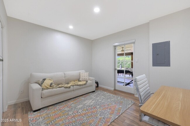 Building Photo - 2226 E Fairmount Ave