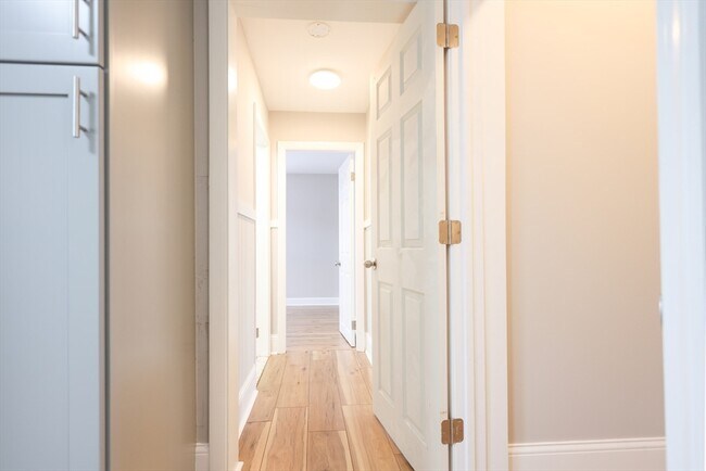 Building Photo - 31 Graham St