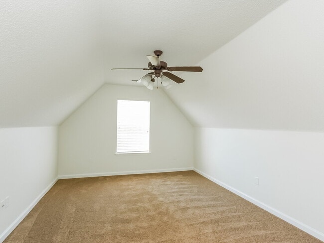Building Photo - 6876 White Hawk Ln