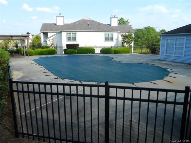 Building Photo - 8020 Tremaine Ct