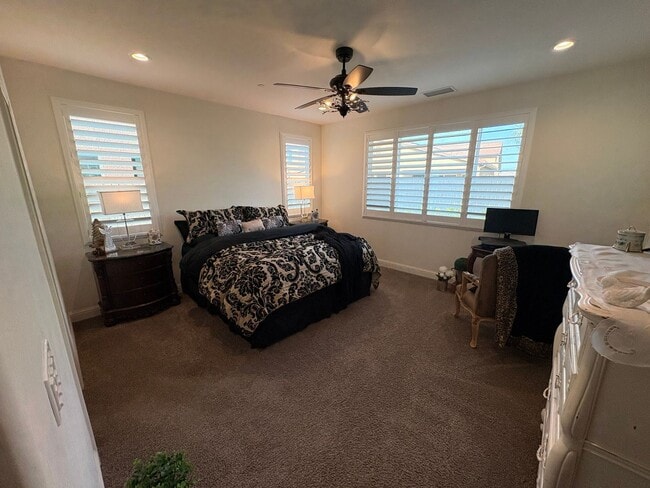 Building Photo - Beautiful 4 bedroom home for rent in Visalia, CA