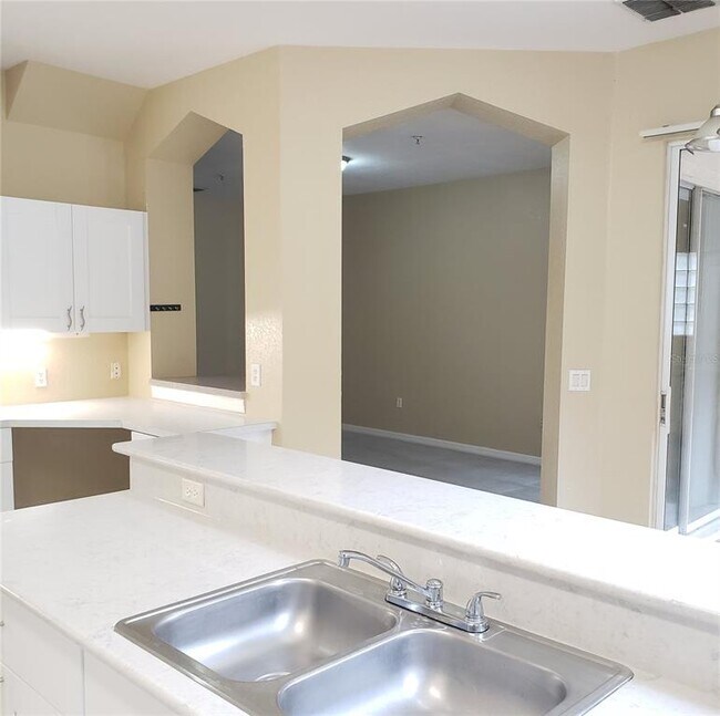 Building Photo - 5016 Sunridge Palms Dr