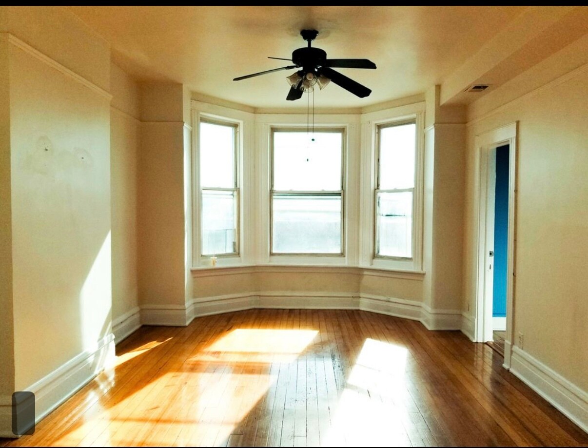 Building Photo - 3462 W North Ave