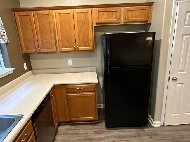 Building Photo - 22 Sir Lancelot Way