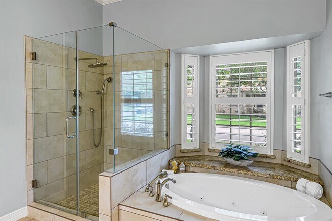 Building Photo - 4602 Gladesdale Park Ln