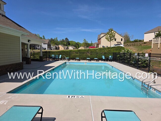 Building Photo - ABSOLUTELY BEAUTIFUL 5 BEDROOM/ 4.5 BATH HOME YOU DONT WANT TO MISS.