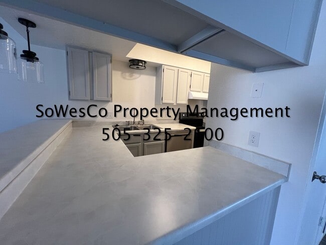 Building Photo - Beautifully Remodeled Condo (with seasonal pool upon availability)