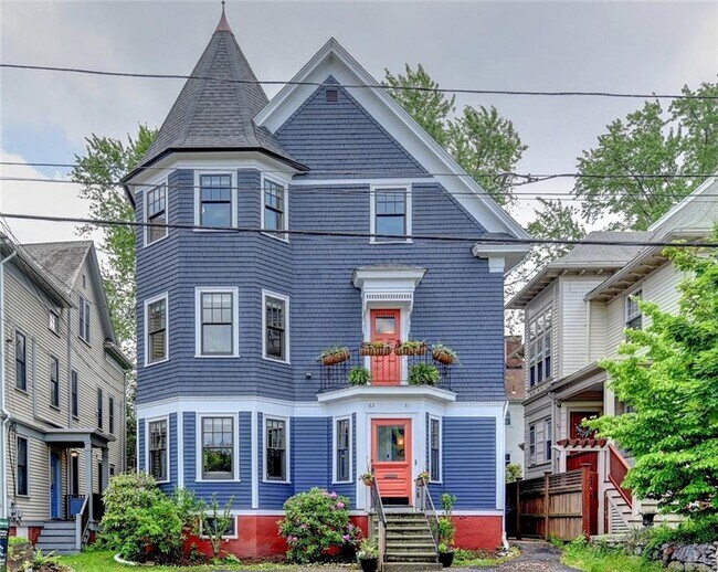 Primary Photo - 81 Irving Ave