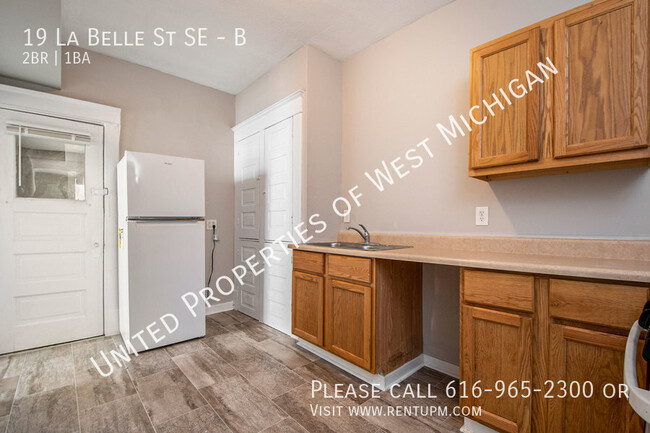 Building Photo - Available Now | 2 Bedroom 1 Bath Apartment...