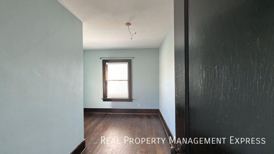 Building Photo - 3 Bedroom 1 Bathroom Home For Rent In Sioux Falls