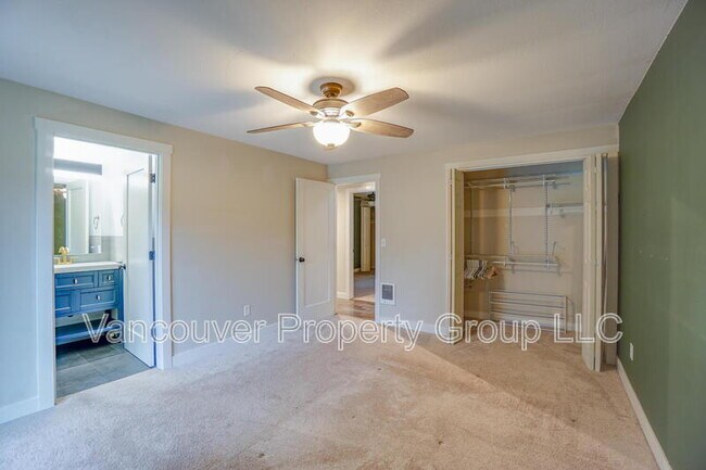 Building Photo - 12509 NE 35th St