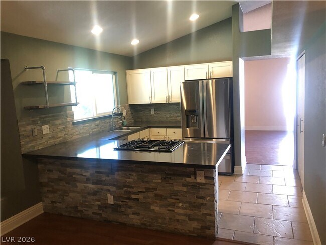 Building Photo - 7997 Flametree Ct