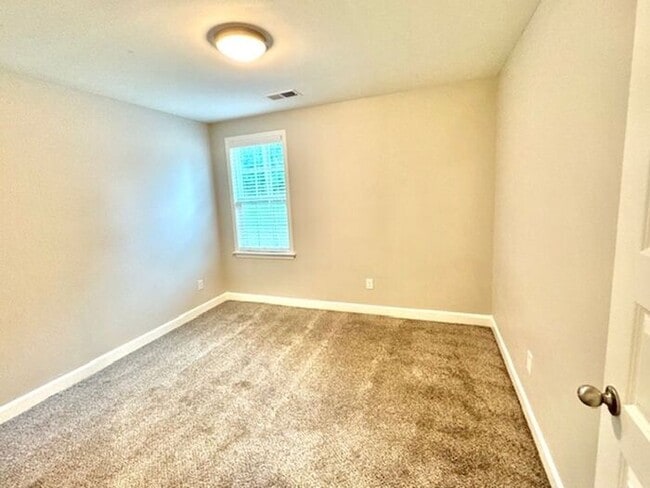 Building Photo - Now Leasing a Brand New 4-bedroom 2.5 bath...