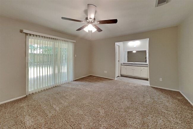 Building Photo - 11 Fiddleleaf Ct