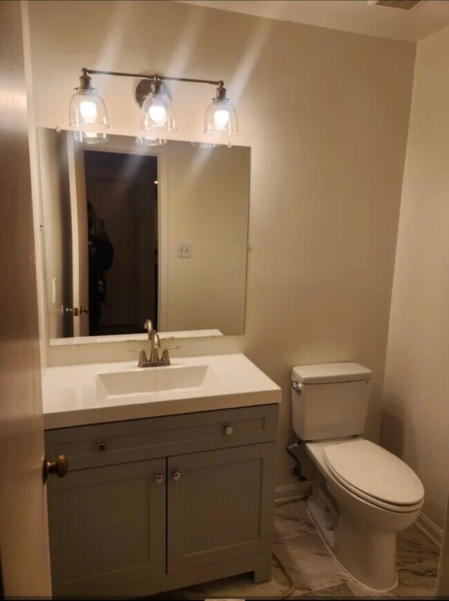 Building Photo - 7713 Bristol Square Ct