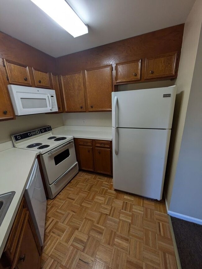 Building Photo - 2BD/2BA Condo Available Now in Hickory