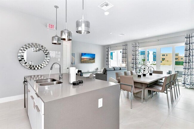 Building Photo - 7770 Sandy Ridge Dr