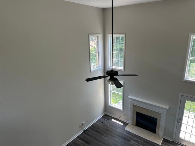 Building Photo - 6133 Mulberry Park Dr