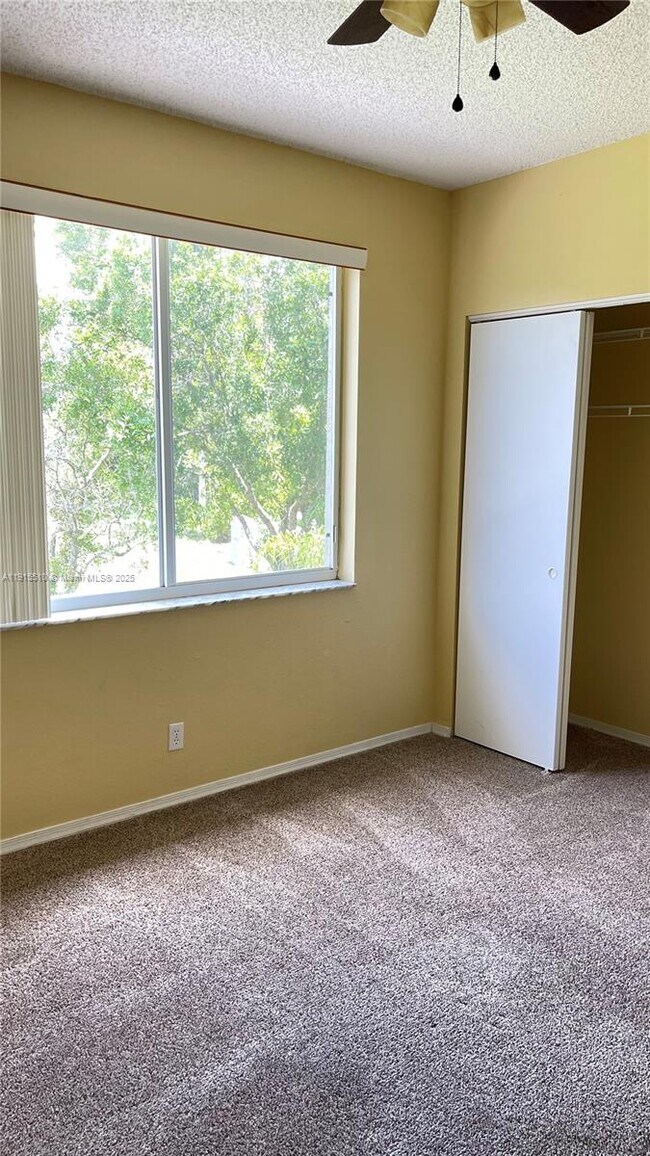 Building Photo - 8110 San Carlos Cir