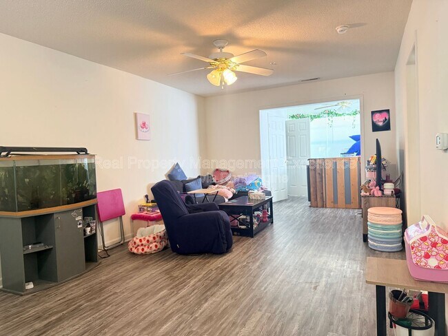 Building Photo - 2031 Wolfmill Dr