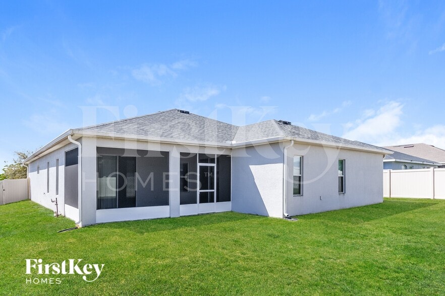 Building Photo - 533 Interlock St