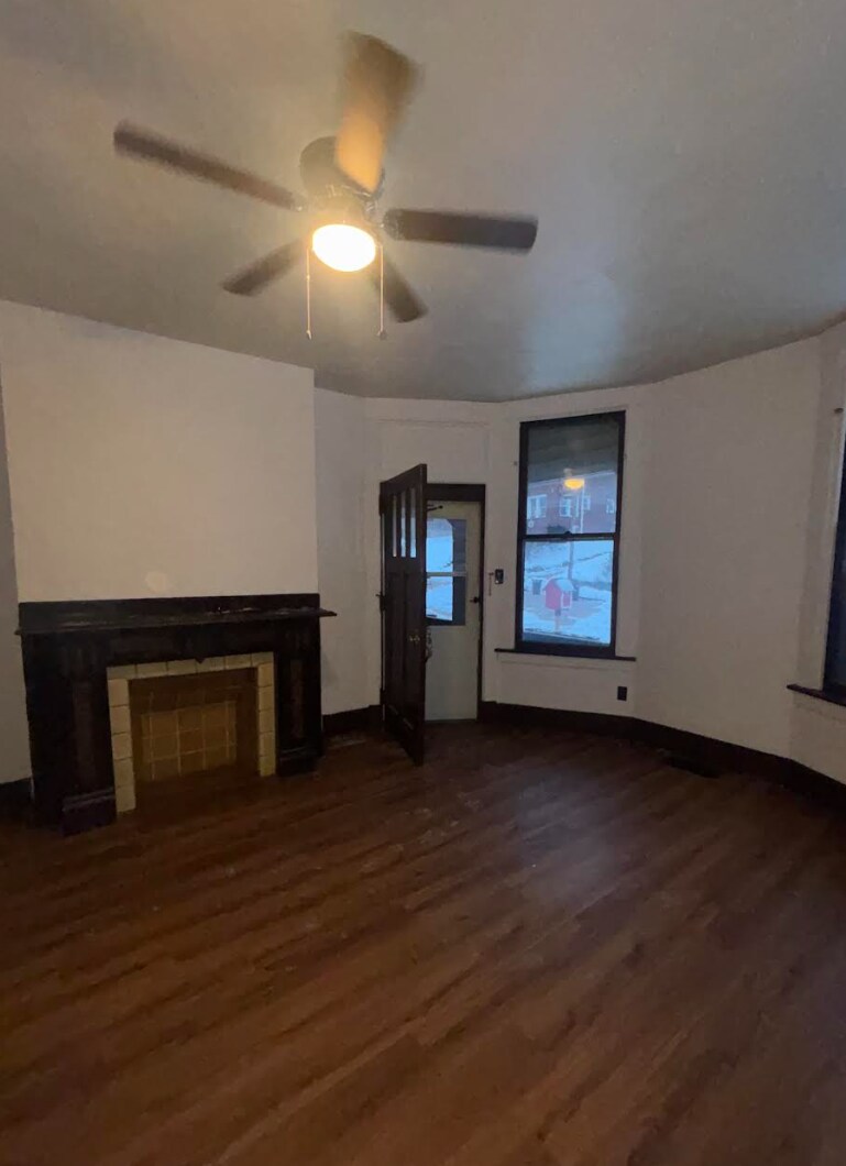 Living Room - 20 N Bryant Ave