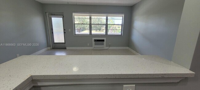 Building Photo - 202 Canterbury I