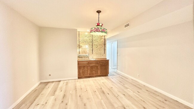 Building Photo - Beautiful Scenic Country Property with Vie...