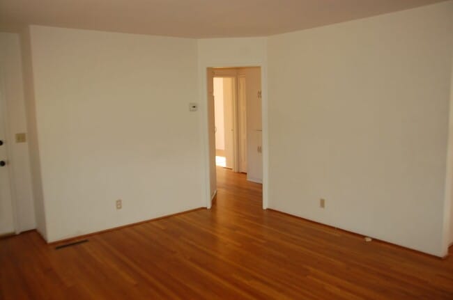 Building Photo - 2927 Lomita Rd