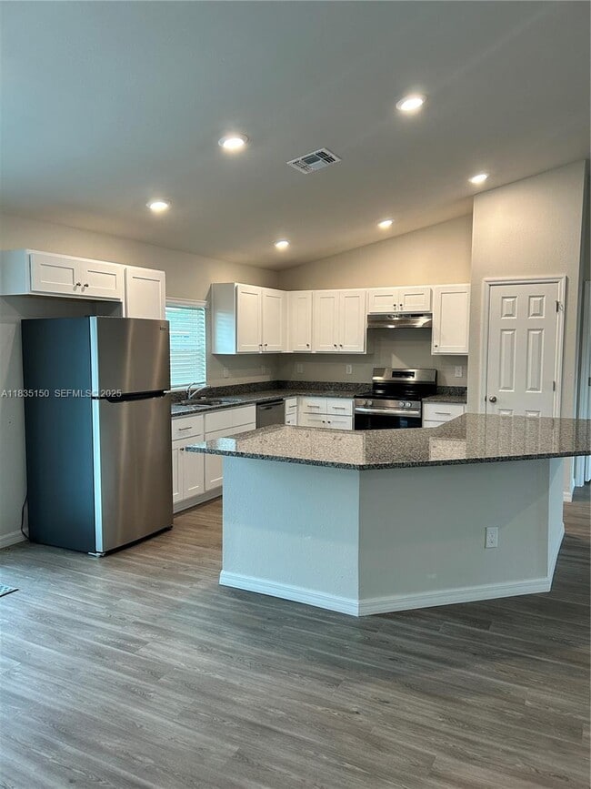 Building Photo - 3415 20th St W