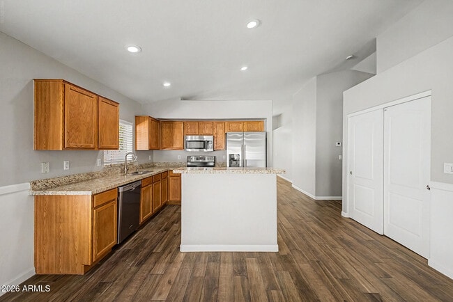 Building Photo - 1321 N Malibu Ln