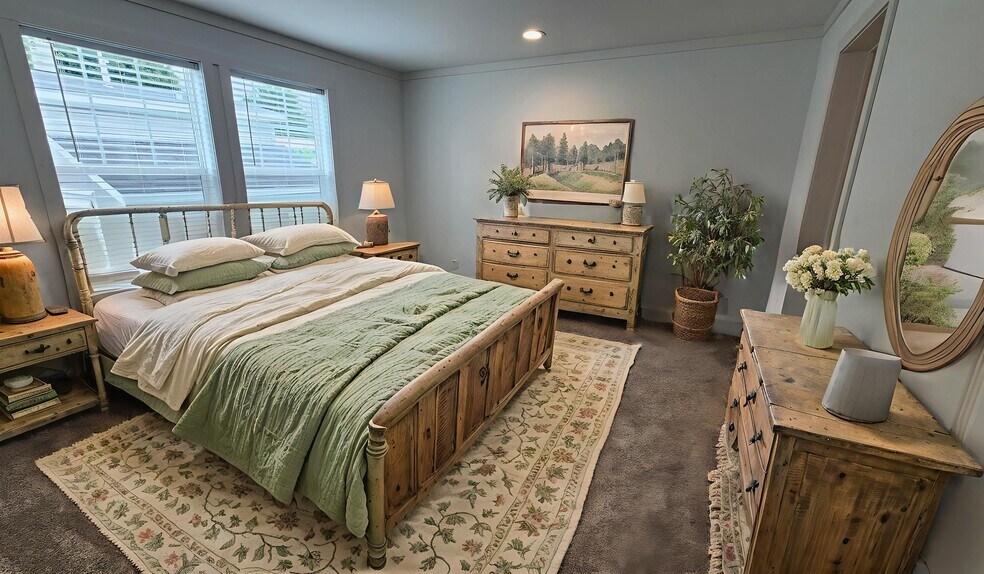 Building Photo - 3735 Pinoak St