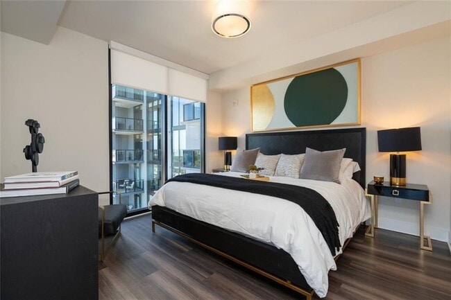 Building Photo - 1400 W Peachtree St NW