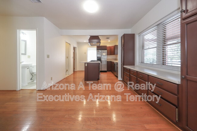 Building Photo - 1014 N 7th Ave