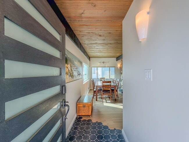 Building Photo - 1327D - The Sea Bum Sanctuary | 2 Bed 2 Ba...