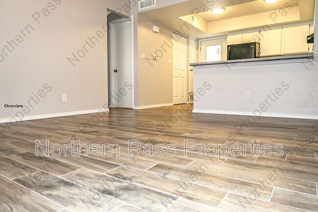 Building Photo - 5198 Viceroy Dr