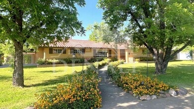 Building Photo - 3122 E Monterosa St