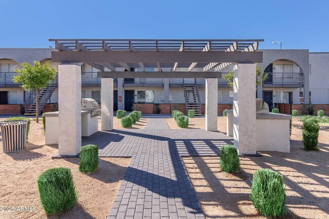 Building Photo - 10860 N 85th Ave