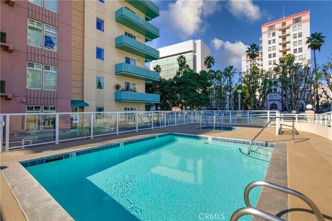 Building Photo - 488 E Ocean Blvd