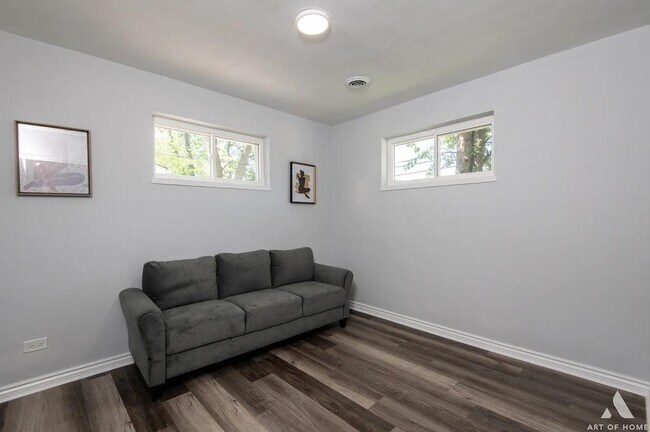 Building Photo - 1486 Burnham Ave