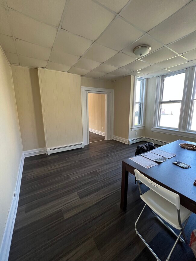 Building Photo - 82 Jersey Ave