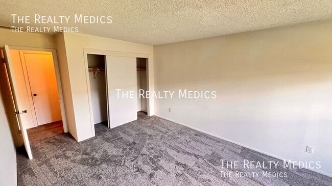 Building Photo - 208 Diamond Cove