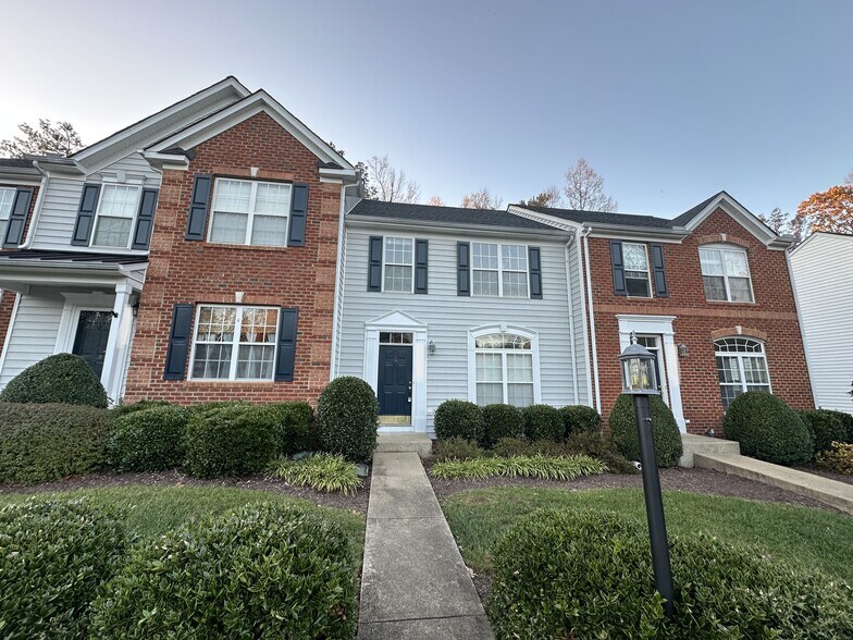 Building Photo - 11477 Abbots Cross Ln