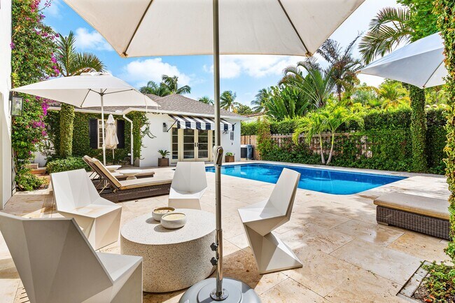 Building Photo - 306 Cordova Rd