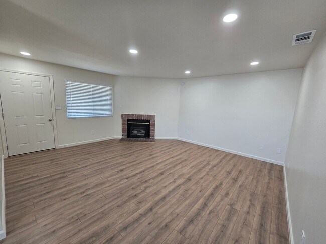 Building Photo - 801 Capehart Ct