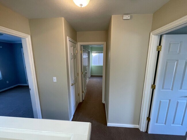 Building Photo - 14790 NW Yellowstone Ct