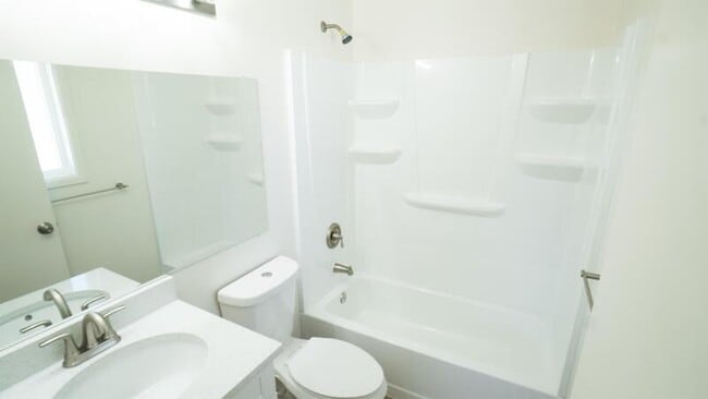 Building Photo - 5558 S Somerset Way